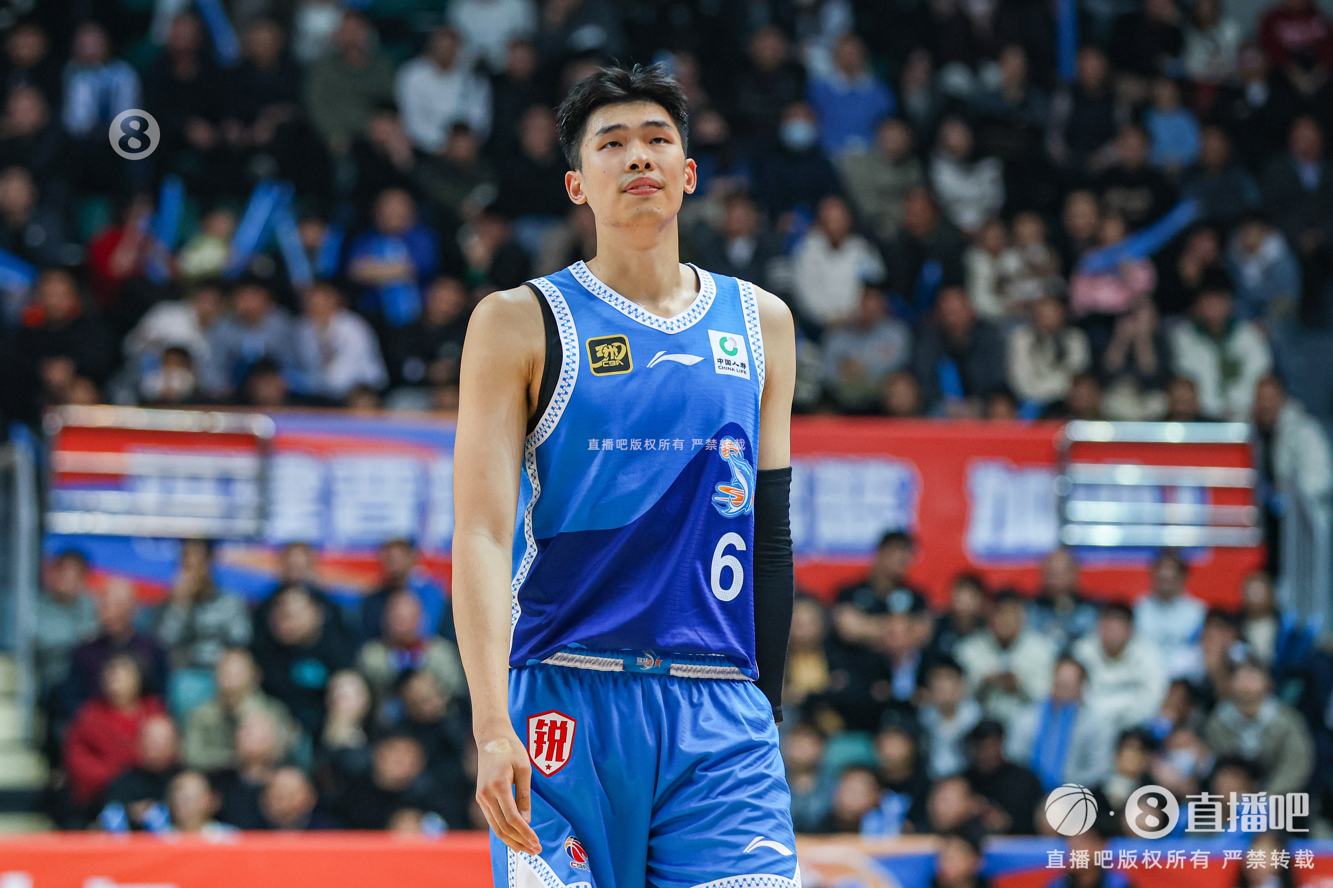 皇冠新体育-一直窝憋在福建？邹阳回复球迷：成年人了 事情那么容易达成吗？