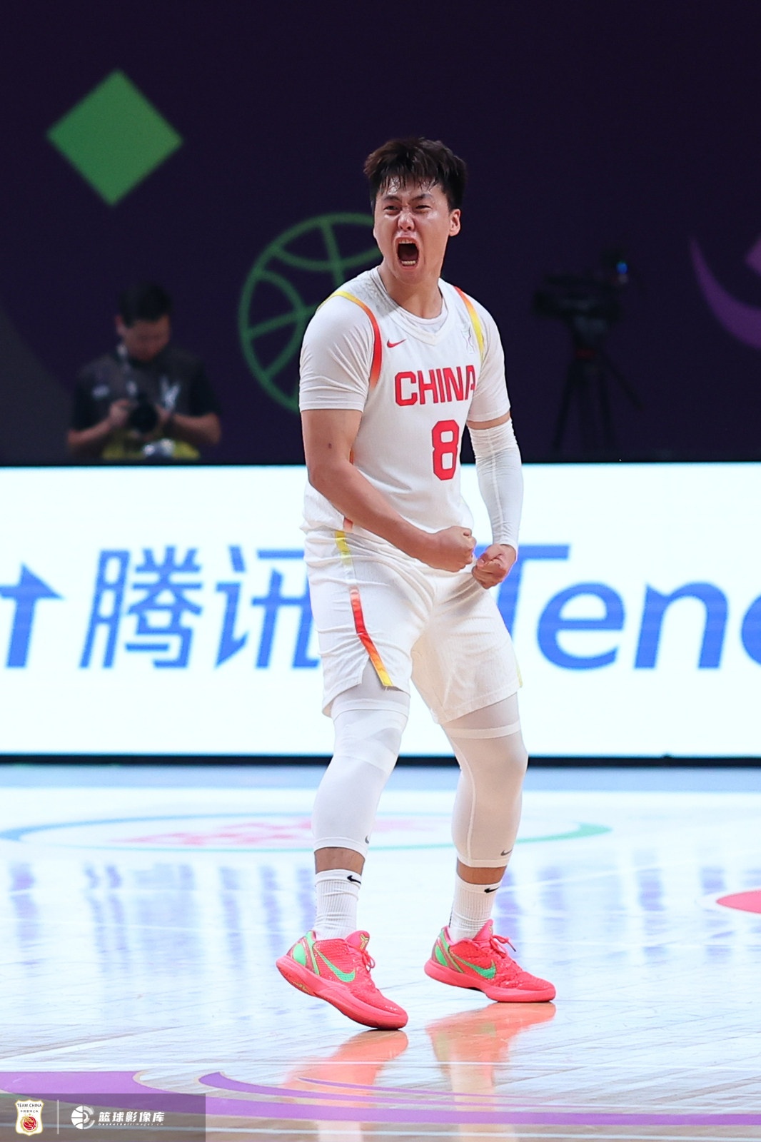 赵睿：打球肯定是要有脾气的 但是国家队队友会提醒我稳住情绪